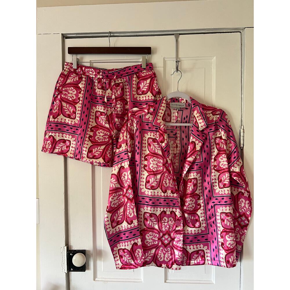 Alex & Parker women’s pajama set medium shorts long sleeved satin bright boho